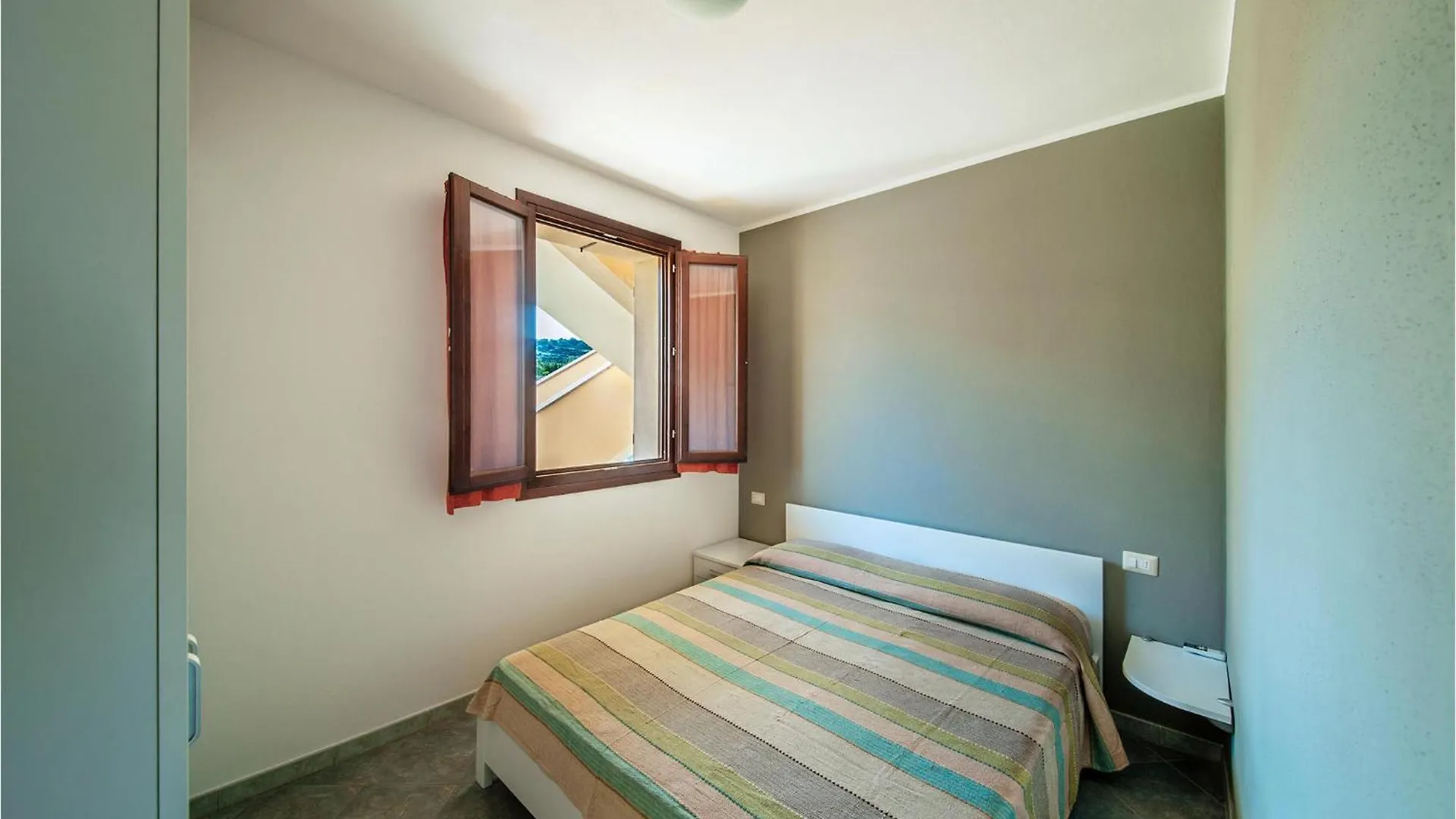 דירות קאסטלסארדו Casa Lucia 0*,  איטליה